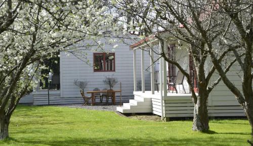 Villa with Garden View