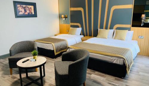 Deluxe Family Suite