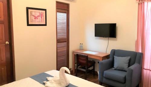 Deluxe Queen Room