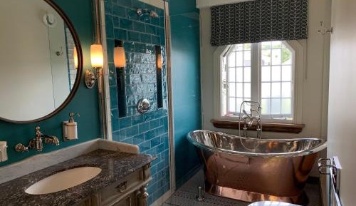 Deluxe King Suite
