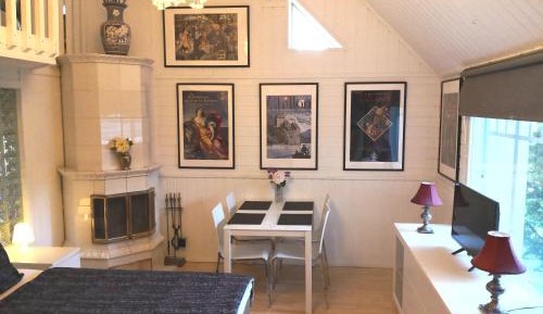 Deluxe Studio