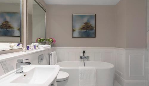 One Bedroom Suite 