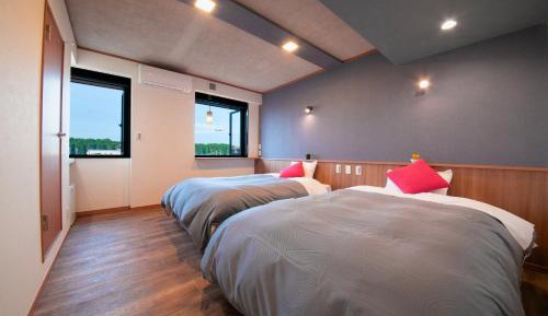 Twin Room with View