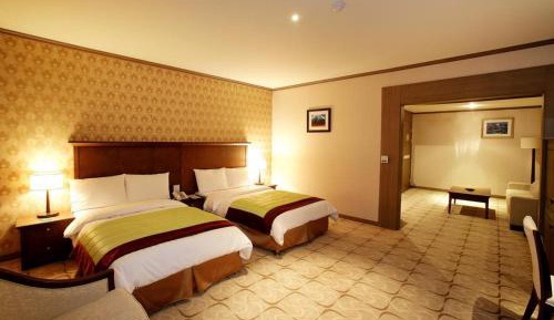 Deluxe Suite
