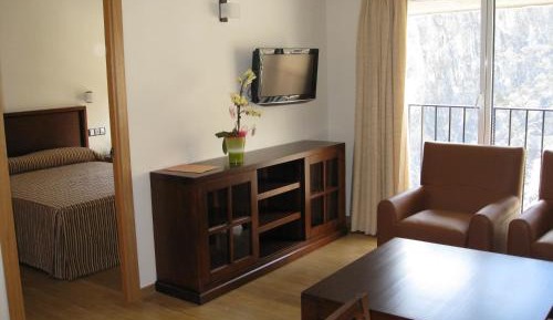 Suite with Spa Access (2 Adults)