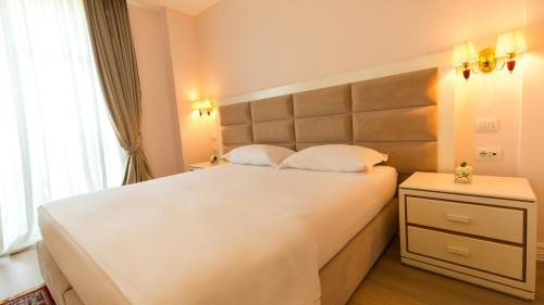 Deluxe Double or Twin Room with Balcony