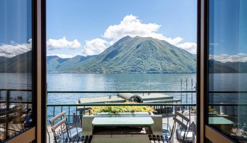 Double or Twin Room with Balcony and Lake View