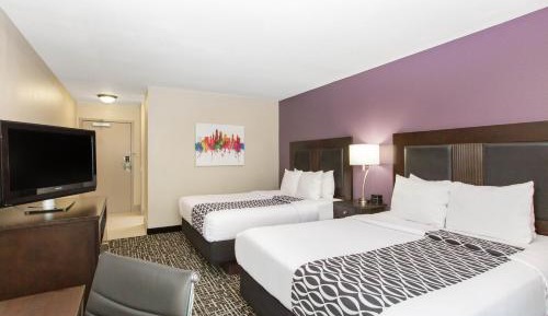 Deluxe Queen Room with Two Queen Beds