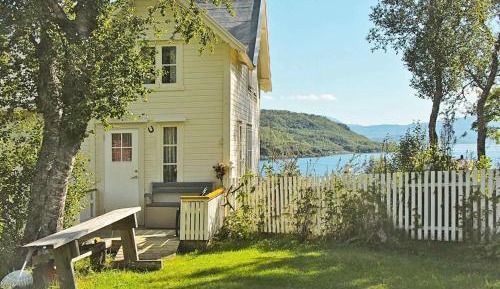Three-Bedroom Holiday Home 