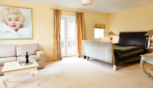 Luxury Suite