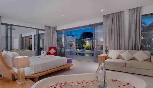 Putih Dua - Three-Bedroom Villa with Private Pool and Free Benefit
