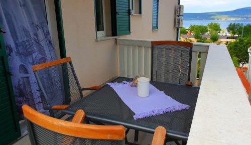 Studio Apartment with Sea View