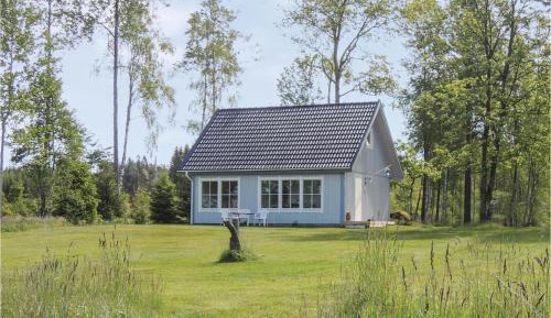 One-Bedroom Holiday Home