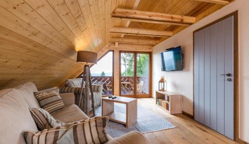 Apartment with Mountain View