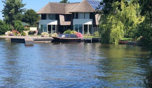 Deluxe Double Room with Balcony and Lake View