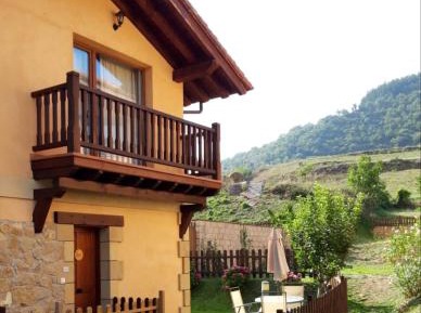 Two-Bedroom Chalet with Hot Tub