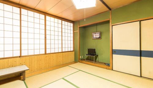 Japanese-Style Triple Room with Shared Bathroom - Smoking