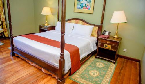 Deluxe Double or Twin Room