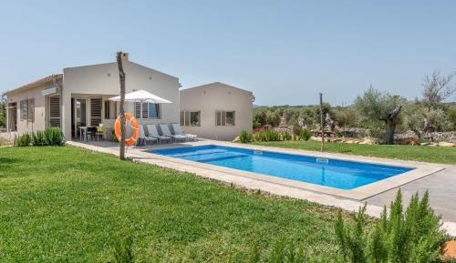 Villa with Garden View