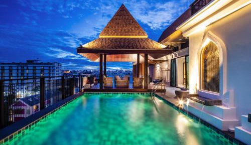 Suite with Private Pool