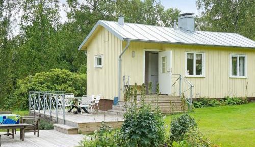 One-Bedroom Holiday Home
