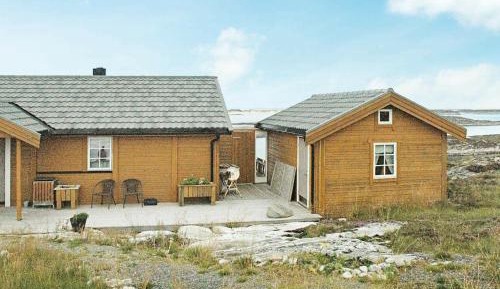 Three-Bedroom Holiday Home 