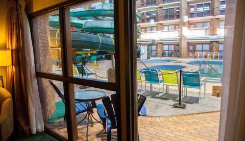 Deluxe Queen Room with Two Queen Beds and Pool View - Non-Smoking
