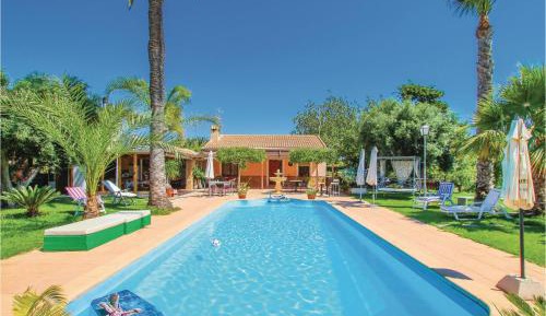 Six-Bedroom Holiday Home