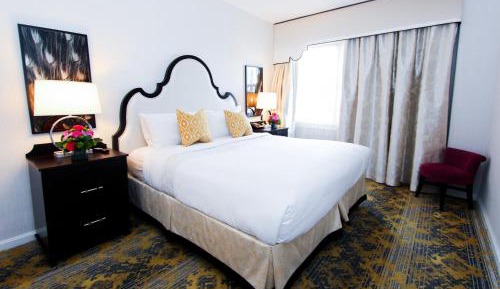 Deluxe King Suite