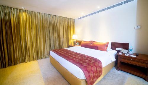 Deluxe Suite - One Way Airport Transfer & Evening Cocktail