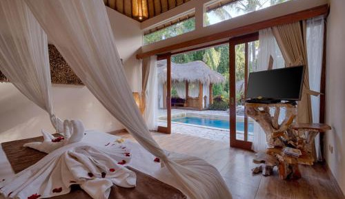 Four-Bedroom Villa with Private Pool and Free Benefit