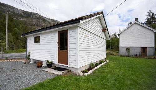 Standard Twin Room with Shared Bathroom