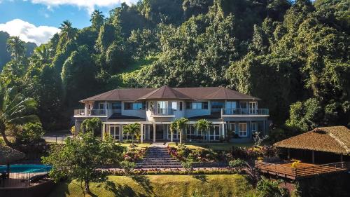 Ten-Bedroom House