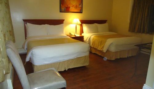 Deluxe Queen Room