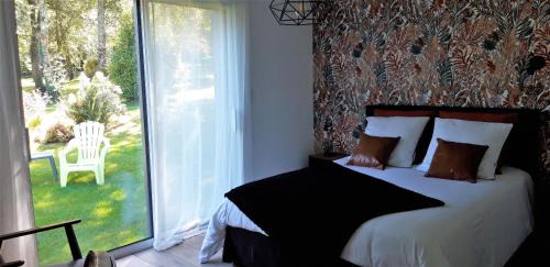 Queen Room with Garden View