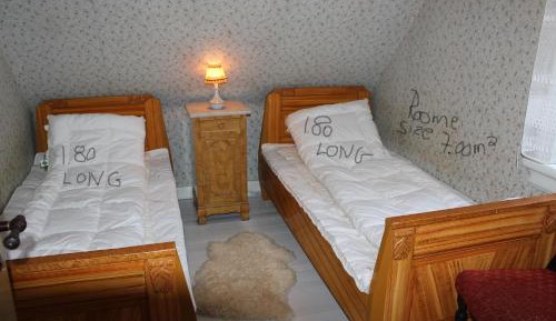 Twin Room with Shared Toilet
