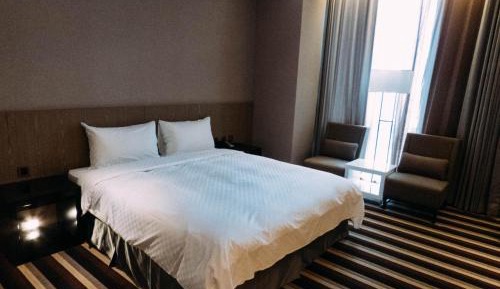 Standard Queen Room