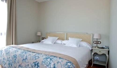 Deluxe Queen Room