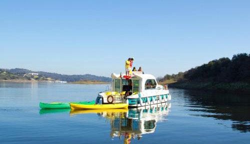 Boat (7 Adults + 2 Children)
