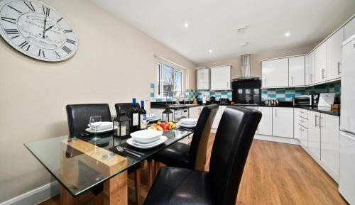 Two-Bedroom Deluxe Apartment
