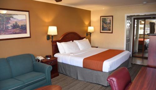 Deluxe King Room