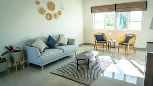 Double Room with Private External Bathroom and Shared Living Room