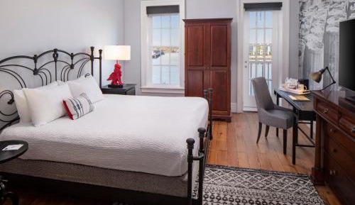 Queen Room - City View