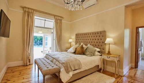 Suite with Garden View