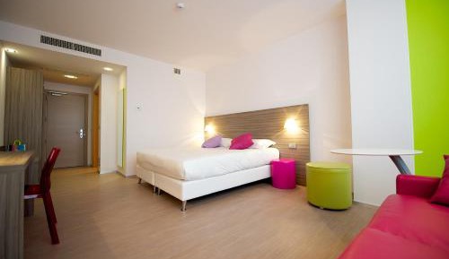 Standard Room with 2 Single Beds and 1 Sofa Bed