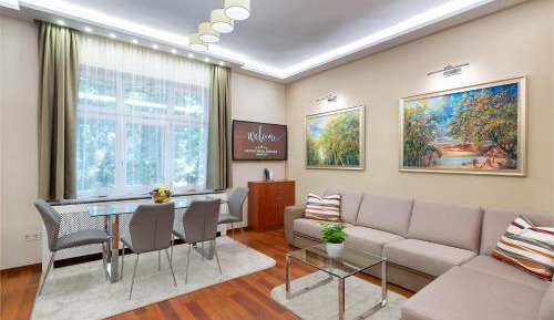 Apartment with Garden View