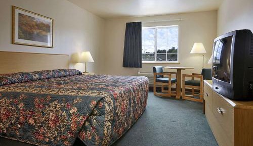 King Room - Non-Smoking