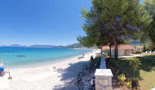 Villa - Beach Front