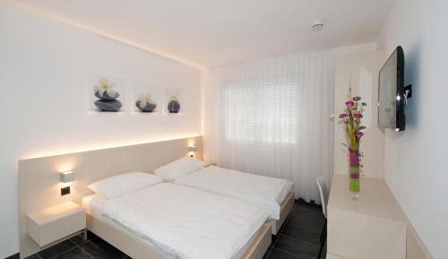  Single Room with Air Conditioning 