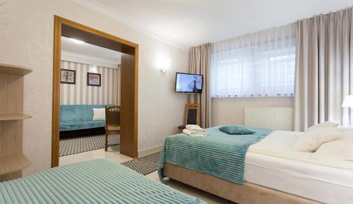 Deluxe King Suite